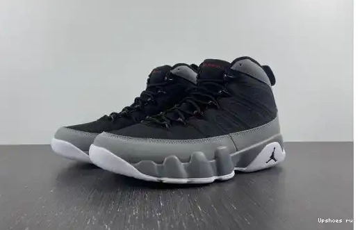 CT8019-060 Particle Grey CT8019-060 Retro Jordan 9 0515